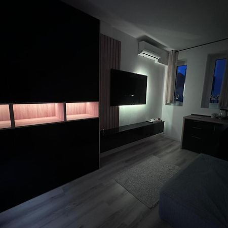 Luxury 1 Bedroom Apartment Βουκουρέστι Εξωτερικό φωτογραφία